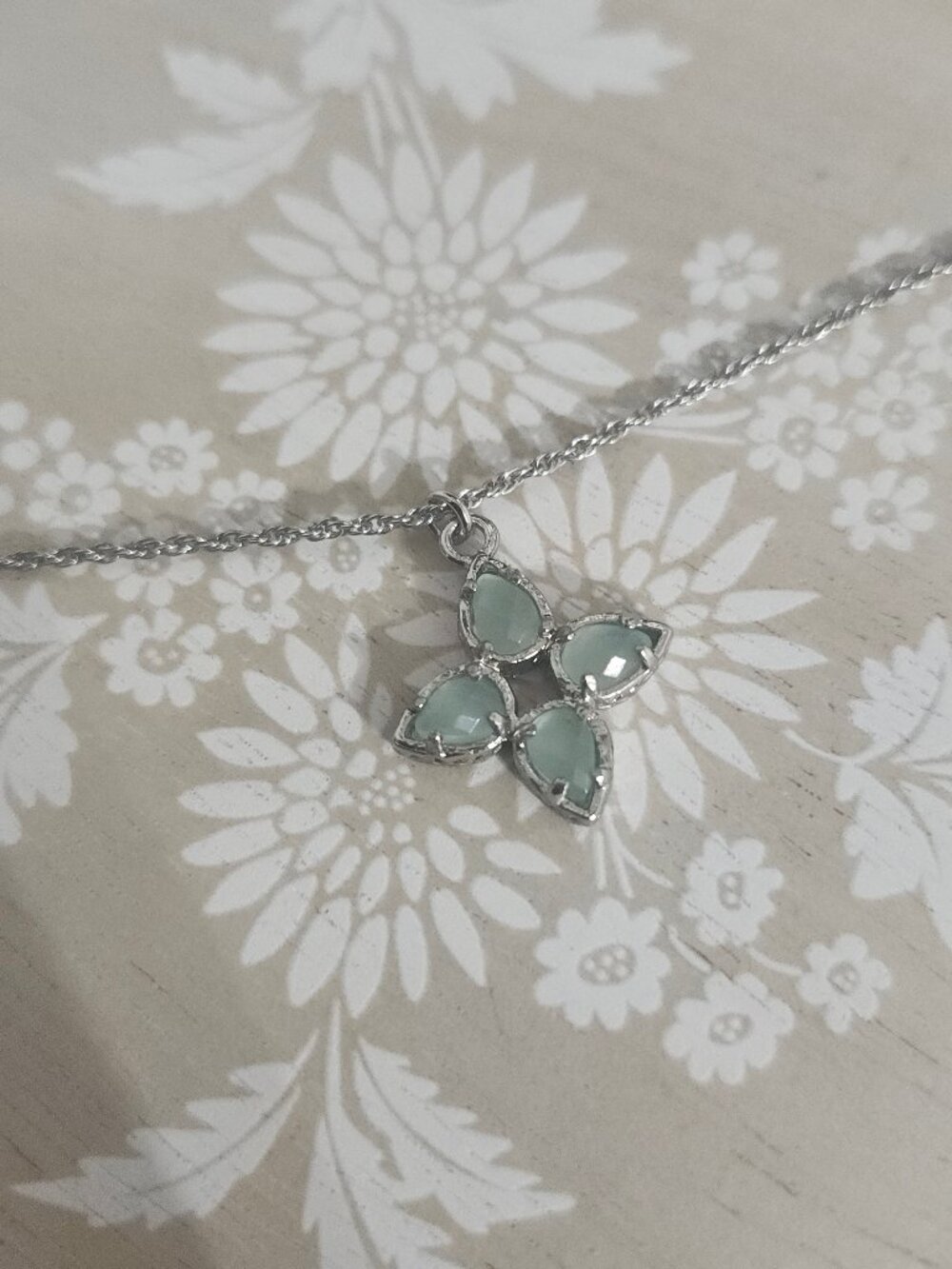 Kendra Scott Chalcedony Green Octavia Gold Pendant Necklace